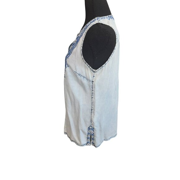 Lucky Brand Chambray Blue Embroidered Tencel Sleeveless Top S Cowgirl Boho Hippy - Picture 5 of 9